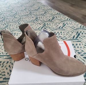 Suede ankle cut-out boots